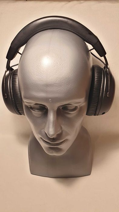 Słuchawki bezprzewodowe HyperX Cloud III Wireless stan IDEALNY.