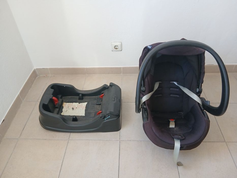 Ovinho Chicco usado com base para carro
