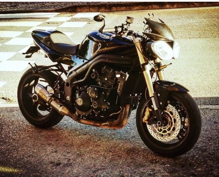 Triumph speed triple 1050