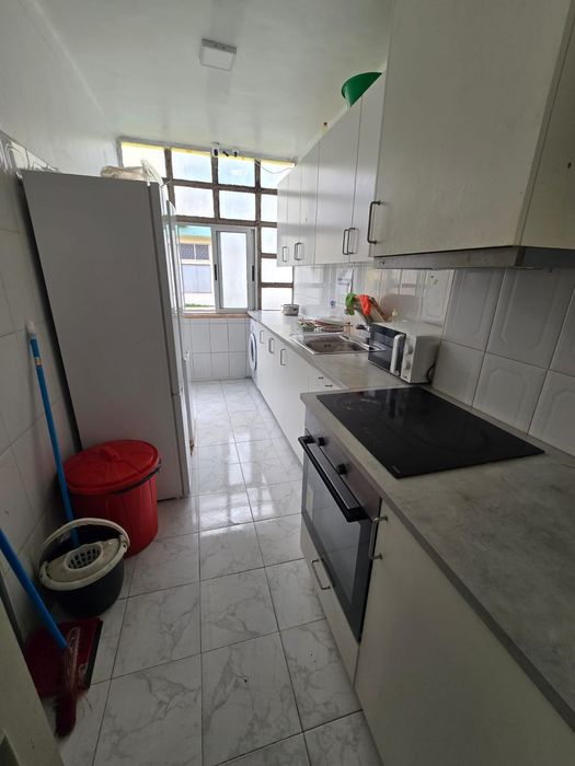 Alugo quartos partilhado