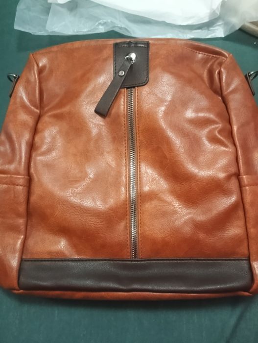 Plecak damski z paskiem jako torebka