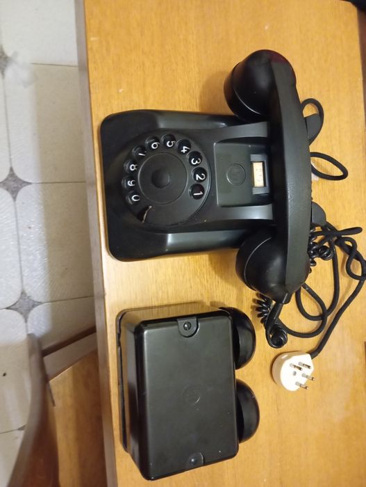 Telefone antigo de Baclite de 1959 com campainha