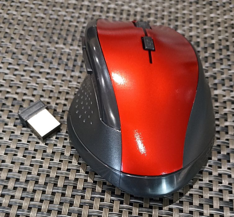 Rato "preto/vermelho" (Mouse) universal sem fio., Novo (testado/100% o