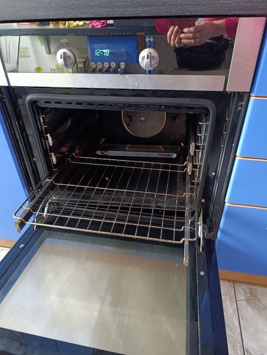Piekarnik elektryczny Amica z rożnem i termoobiegiem