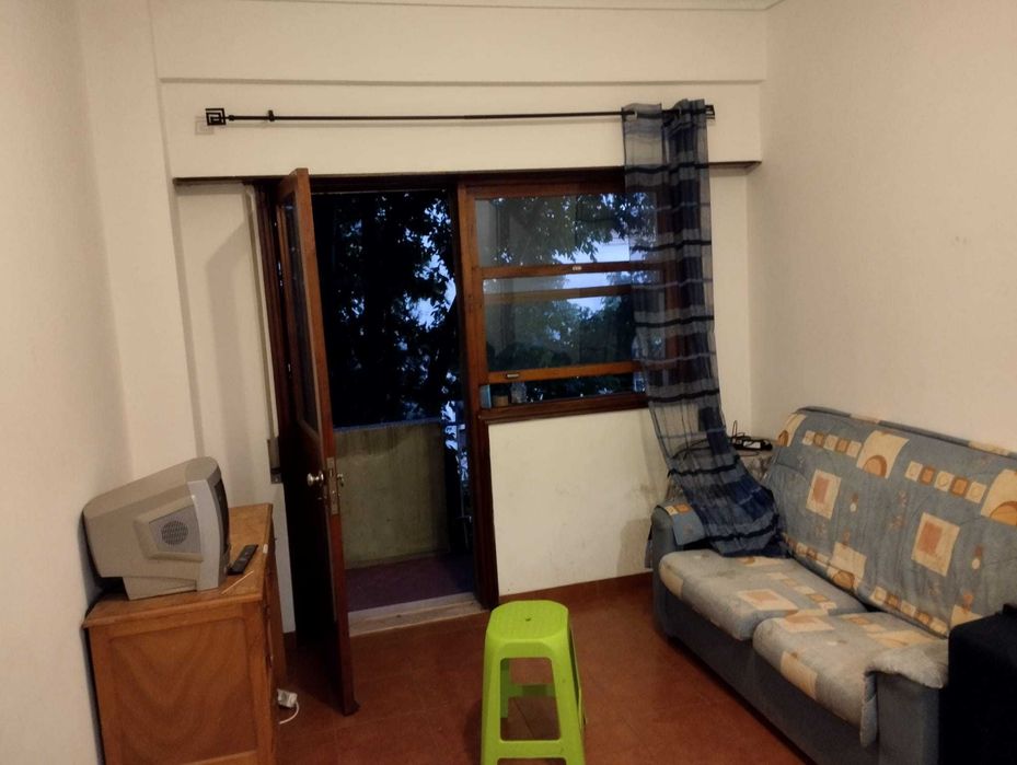 Aluga- se Quarto Rua de Castro Matoso