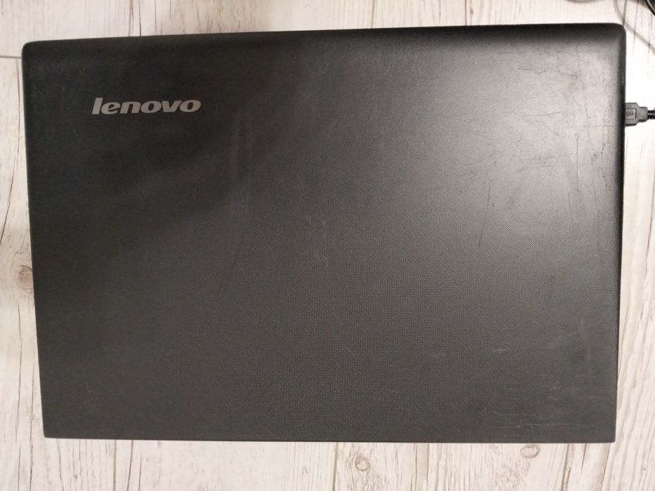 Ноутбук  Lenovo i3/8гб озу/240 sdd
