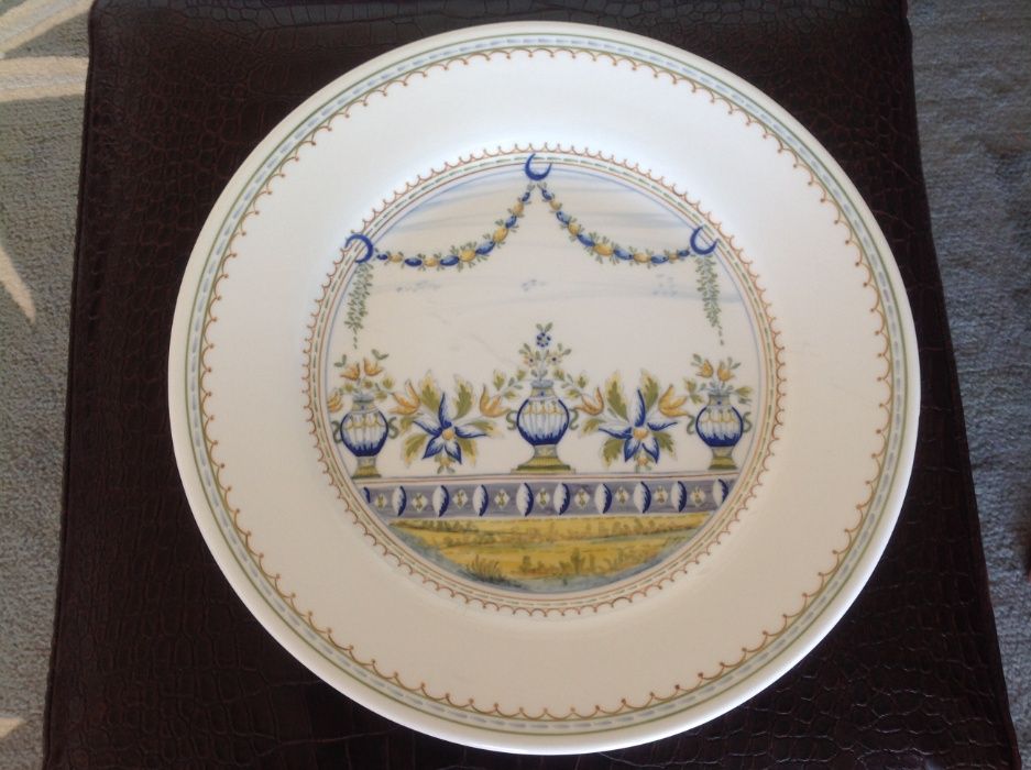 Hand-painted Plate from Douro Ceramics