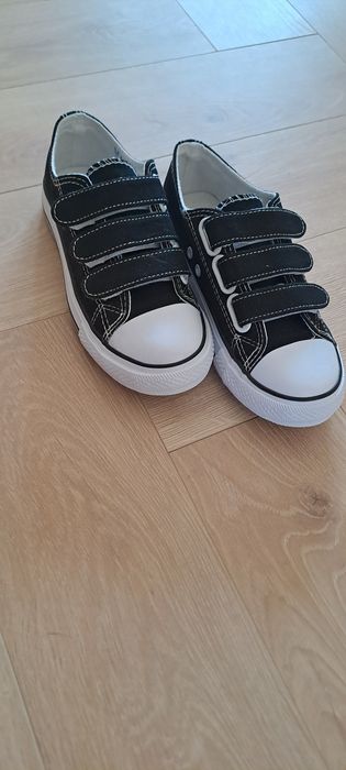 Trampki  rzepy 36