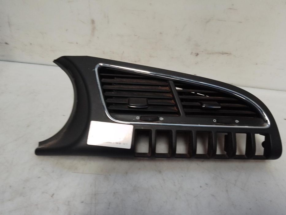 Grelha Arejadora Peugeot 3008