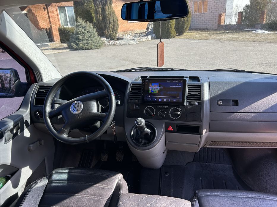 Продам авто VOLKSWAGEN T5 пасажир