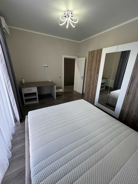 Оренда сучасного будинку 180м² — котеджне містечко «Щастя», Жуляни (Солом'янський р-н)
