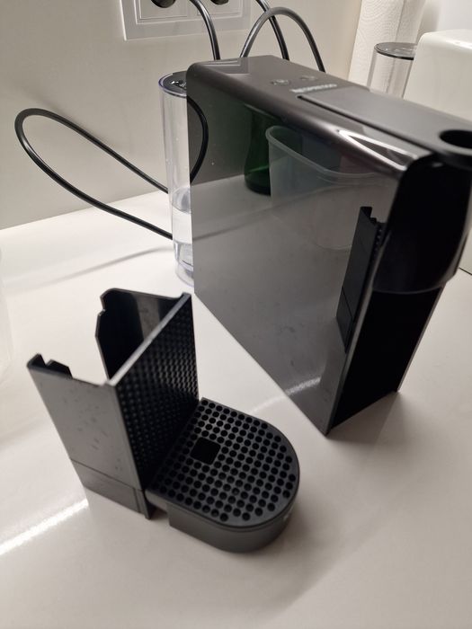 Máquina Café Nespresso Essenza Mini