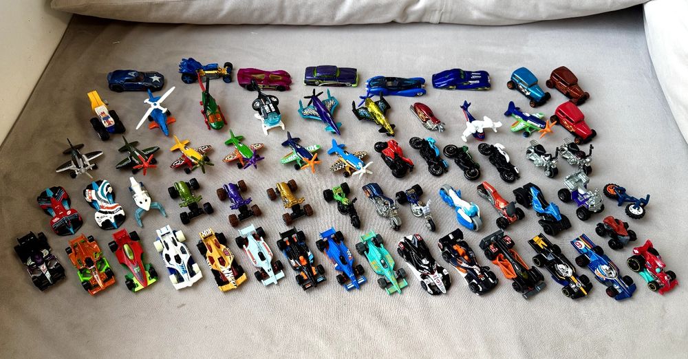 Hot Wheels розпродаж