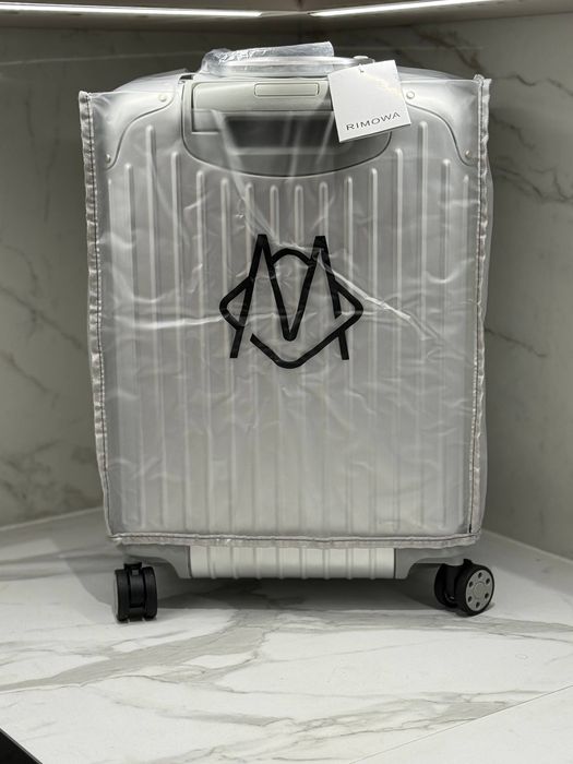 Rimowa cabin size /чемодан ручная кладь /валiза/алюмiнiй/silver