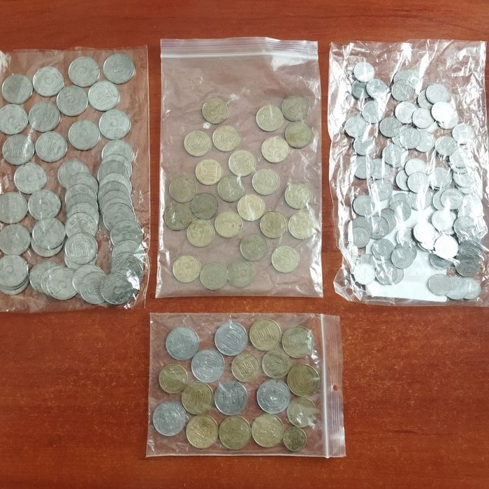 Продам монети України неходові