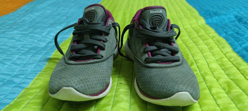 Sapatilhas Reebok Easytone como novas tam. 37