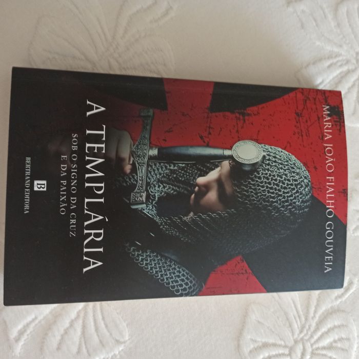 "A templária" de Maria João Fialho Gouveia