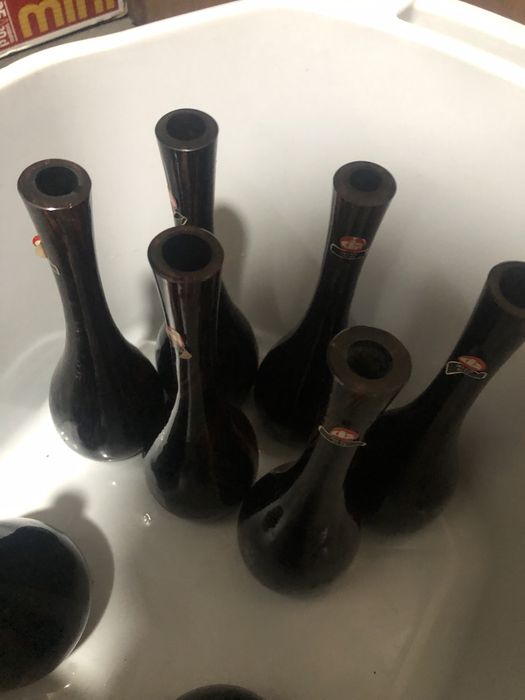 Jarras vidro escuro + canecas em branco