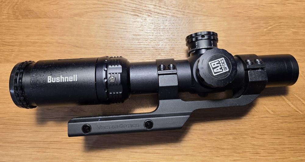 Luneta celownicza Bushnell 1-4x24 AR Optics plus montaż Vector