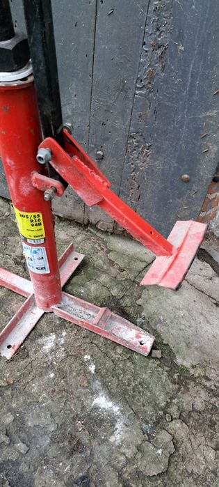 Ręczny zmieniacz kół - zdejmowanie opon z felg