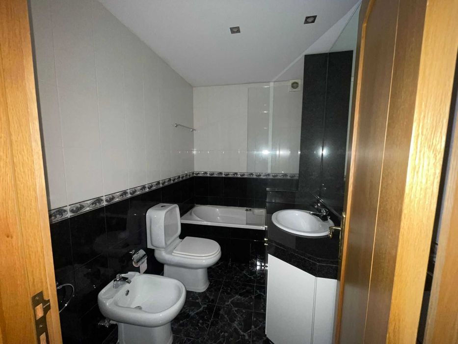 Apartamento T2 com Garagem Box em Mozelos