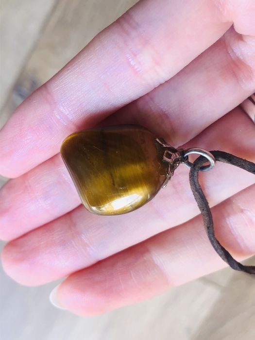 Zawieszka kamień naturalny tygrysie oko amulet talizman energia