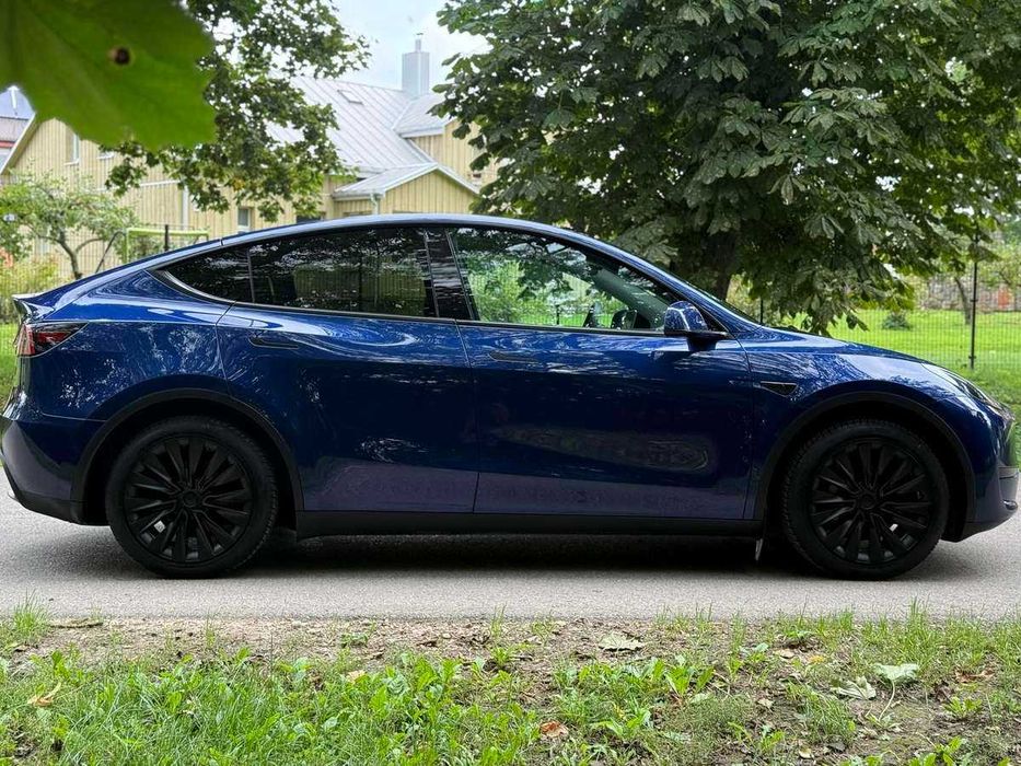 Tesla Model Y 2023 Dual Motor
