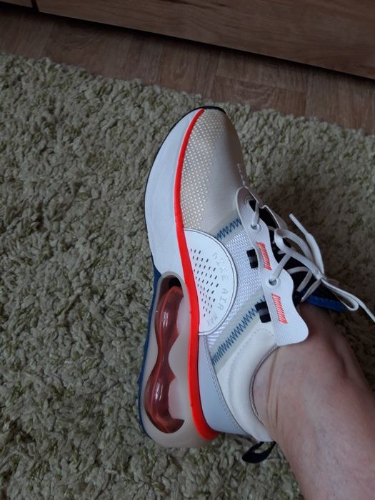 Кросівки жіночі Nike air max р.37,5