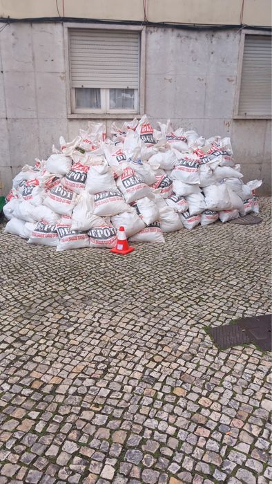 Recolha de entulhos e fretes