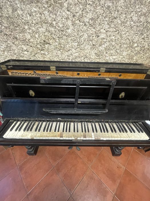 Piano antigo para restauro