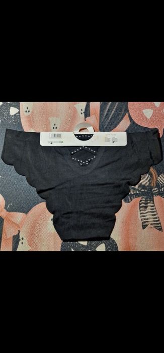 Majtki bezszwowe z ozdobnym tyłem