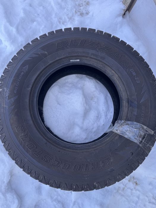 BRIDGESTONE Blizzak DM-V2 255/70R15  111S