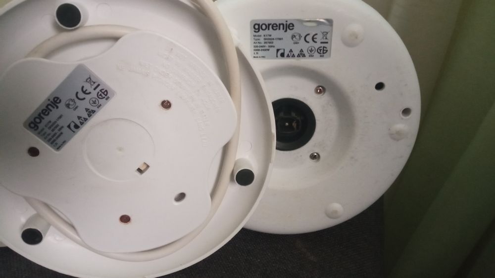 Продам електрочайник б/у в робочому стані,не працює авто вимикач.Торг.