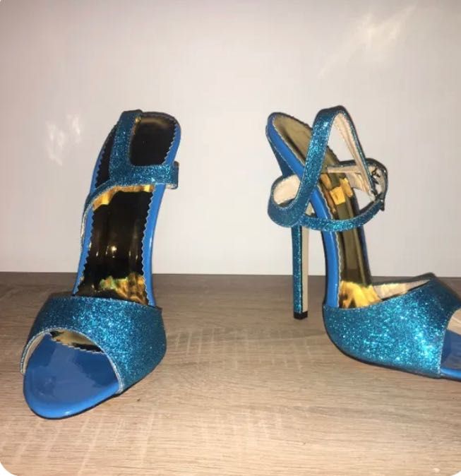 48/ OD RĘKI 42 Buty nowe szpilki obuwie sandały sandałki męskie