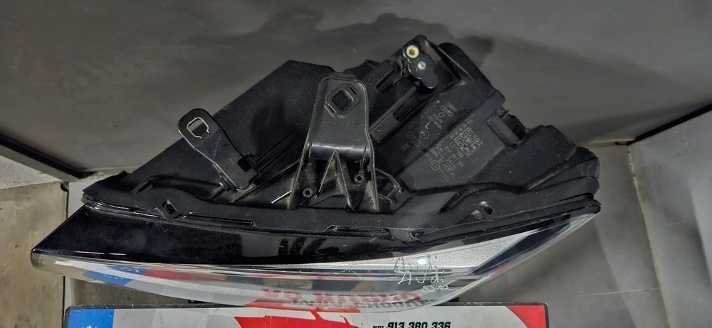 Farol esq para audi Q2