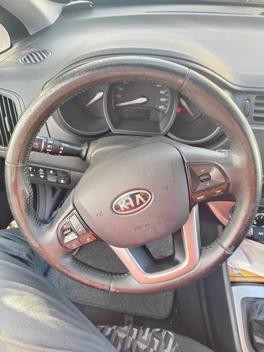 Kia Rio 2011/ 11 // motor impecável, poucos km