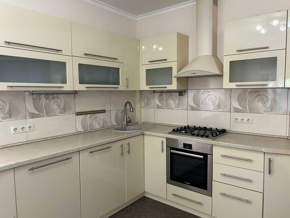 ПРОДАЖ Будиноку  з ЯКІСНИМ  ремонтом та меблями!!!