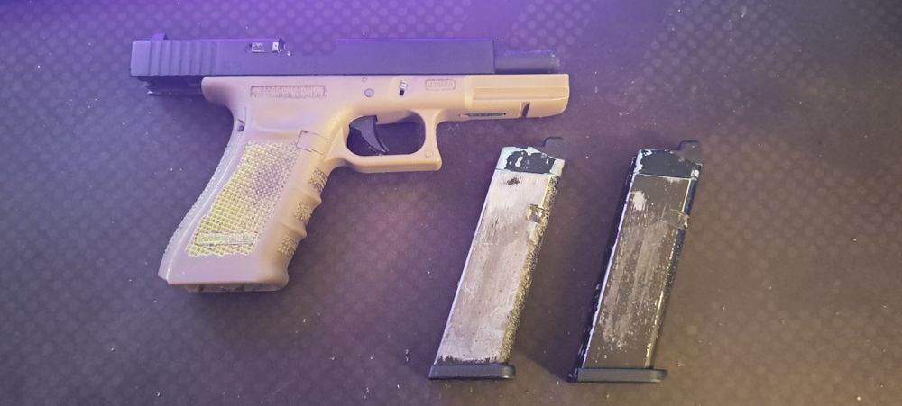 GBBR WE Glock 17 airsoft + carregador extra