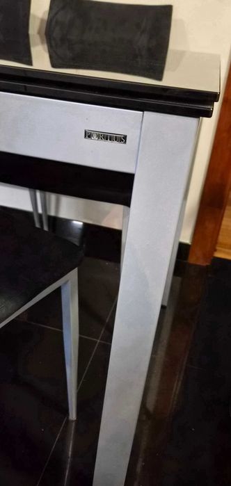 Mesa vidro extensível e 4 cadeiras