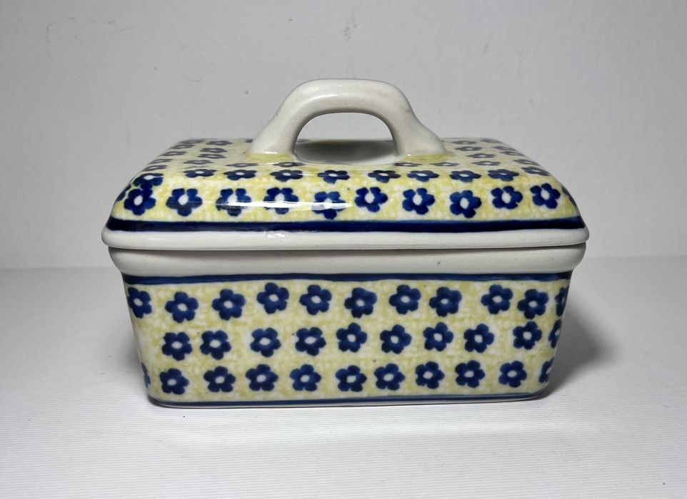 Maselnica/ szkatuła/ puzderko ceramika Bolesławiec, ręcznie malowana.