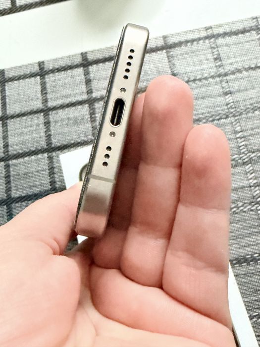 iPhone 15 Pro 128GB Natural Titanium - ідеальний стан