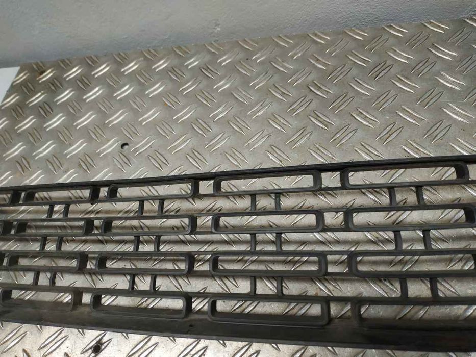 Chrysler Dodge Challenger 14- решітка бампера  RC0742 15LA124AA