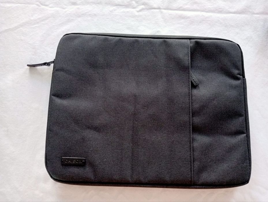 Nowe czarne etui na tablet 15 cali caison