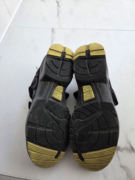 Sandały robocze Uvex z noskiem ochronnym