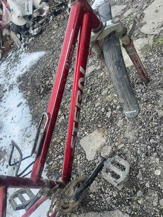 Продаю рама велосипед  на запчасти