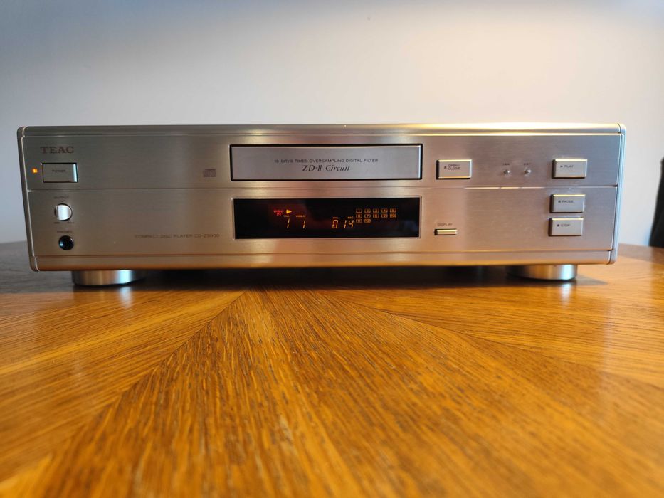 Odtwarzacz CD TEAC CD-Z5000, TDA1541, lampy E88CC