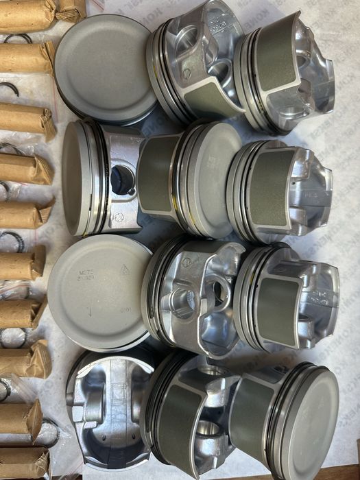 Поршень, поршні m275 mercedes v12 6.0