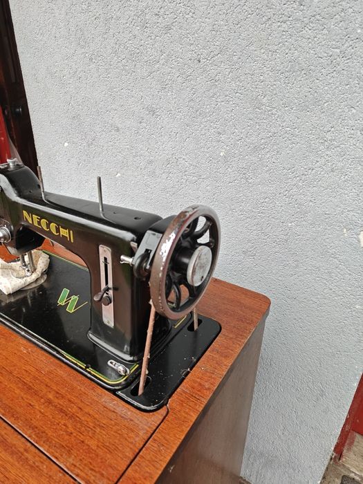 Вантажна швейна машина Necchi