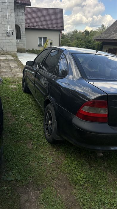 Opel Vectra 1996 VIN W0L000036T5062700 фото оголошення 2 з 7