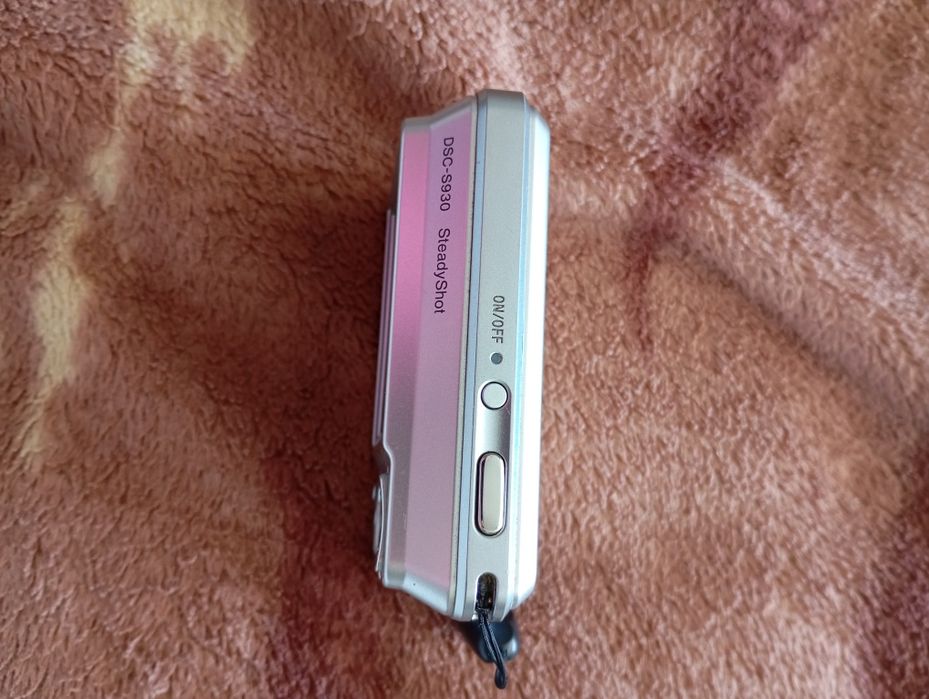 Продам цифровий фотоапарат Sony Cyber-shot DSC-S930.